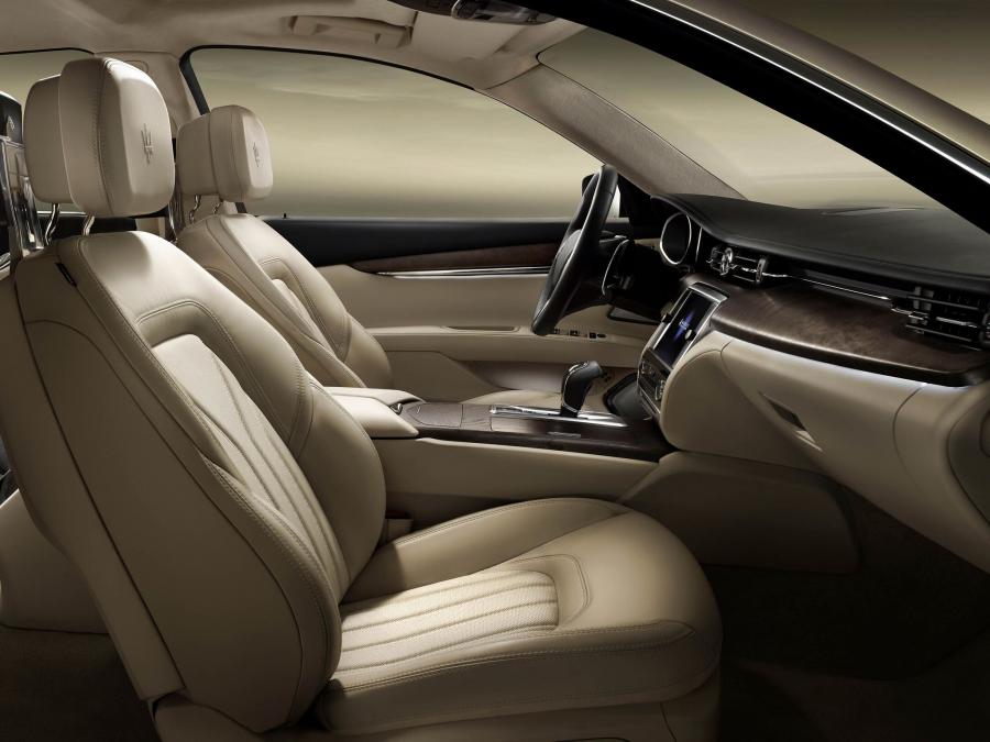  Maserati Quattroporte GTS 2013 года  (фото 9 из 16)